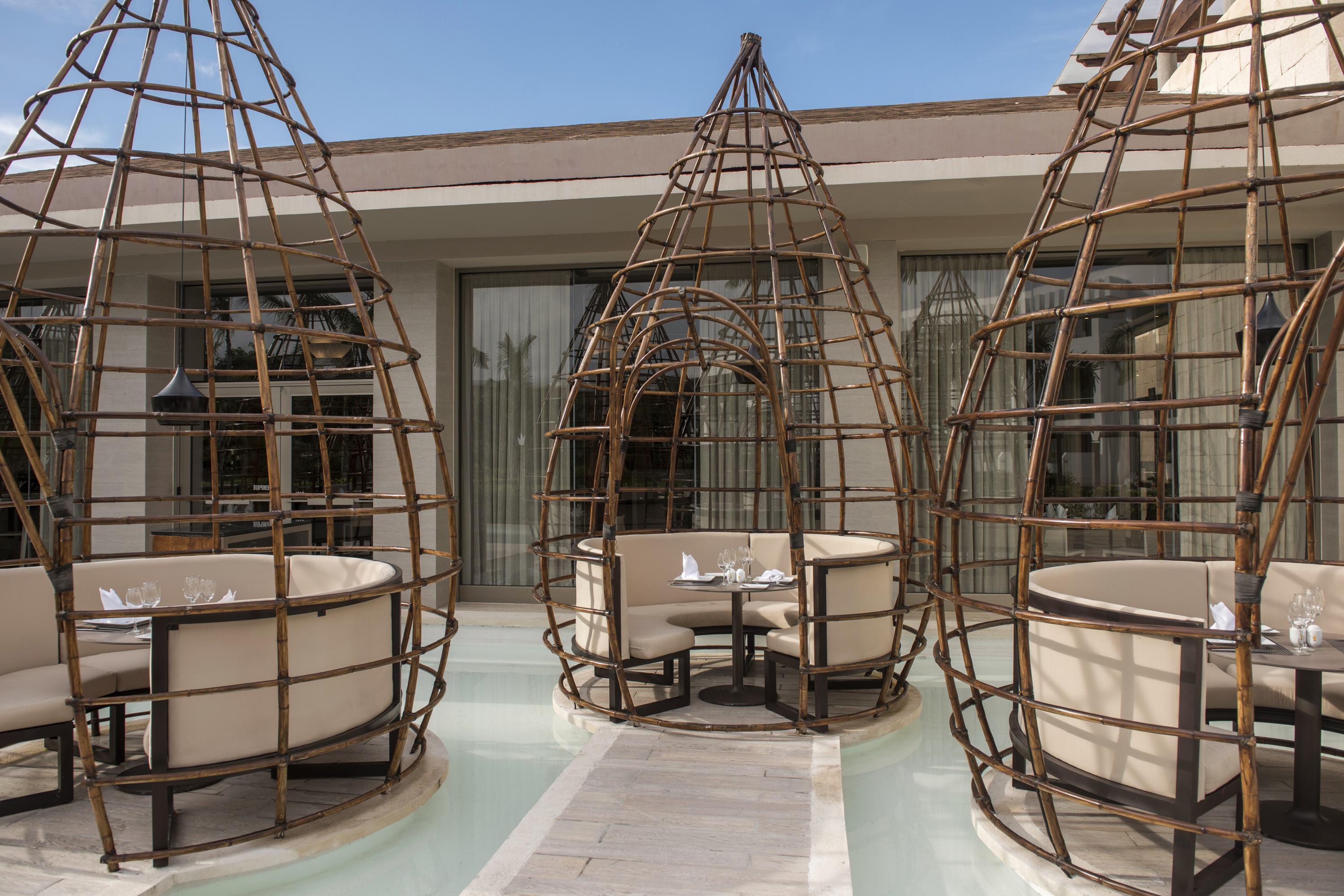 Platinum Yucatan Princess Adults Only Плая дел Кармен Екстериор снимка The restaurant
