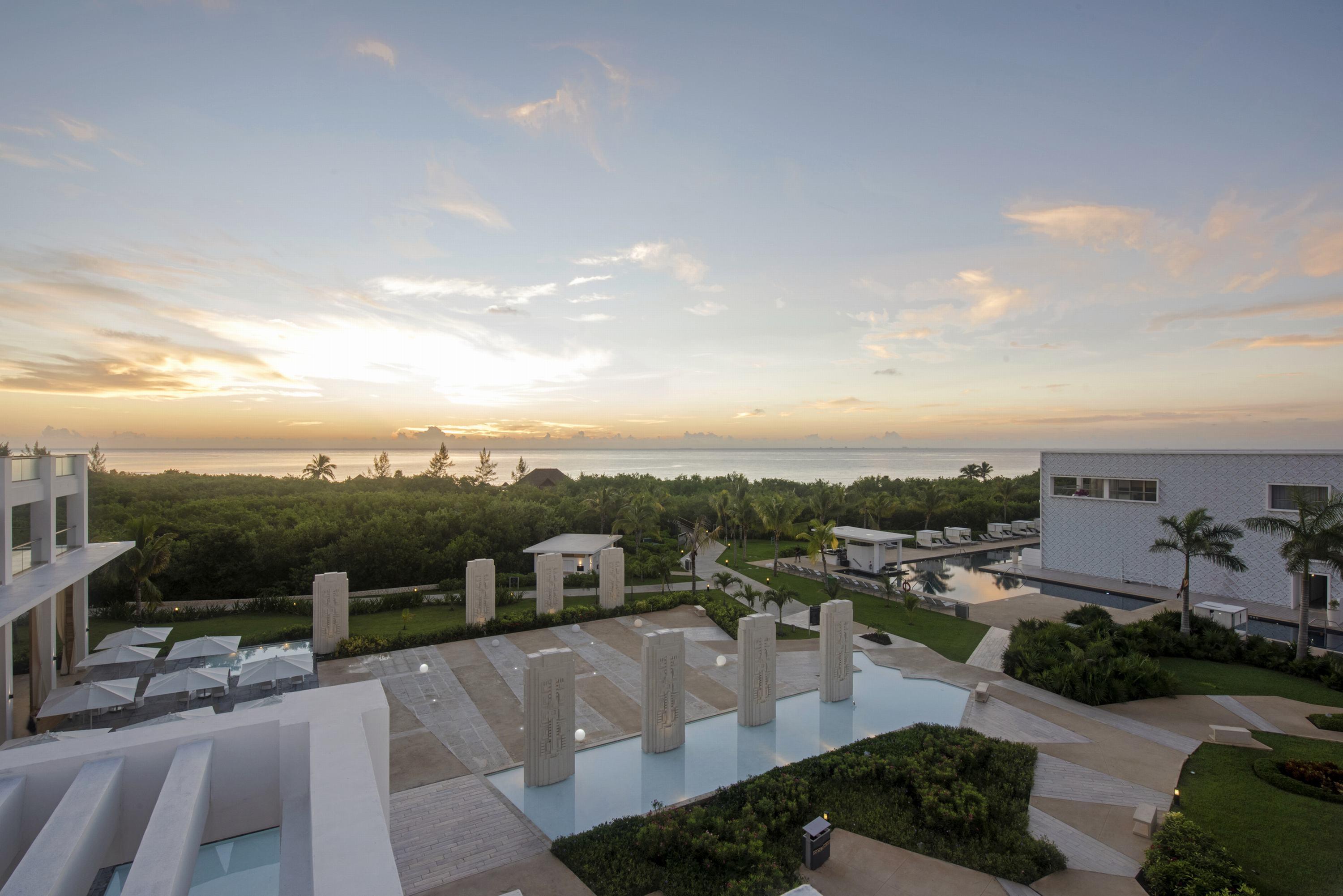Platinum Yucatan Princess Adults Only Плая дел Кармен Екстериор снимка View of the resort