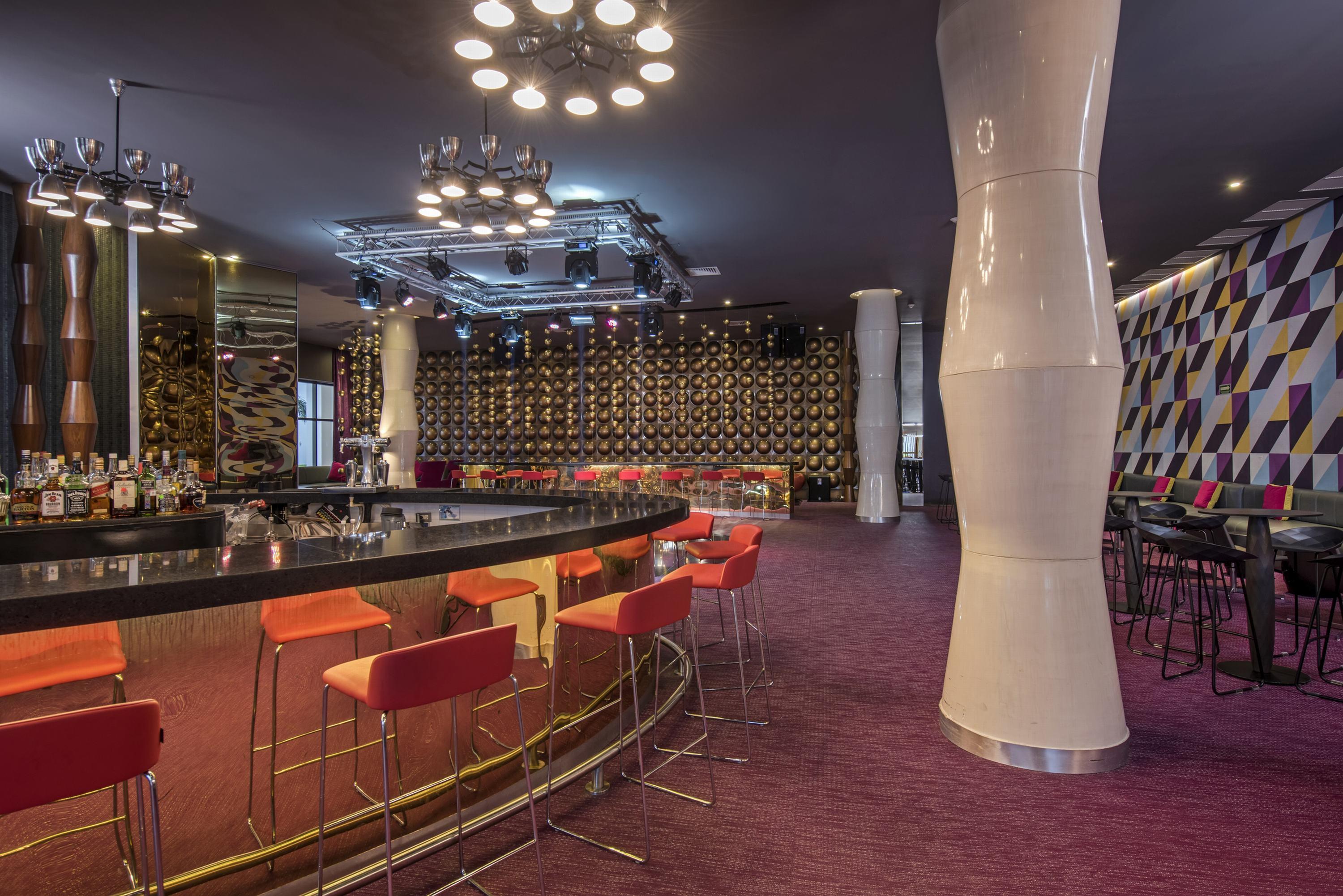 Platinum Yucatan Princess Adults Only Плая дел Кармен Екстериор снимка The bar at the 101 bar