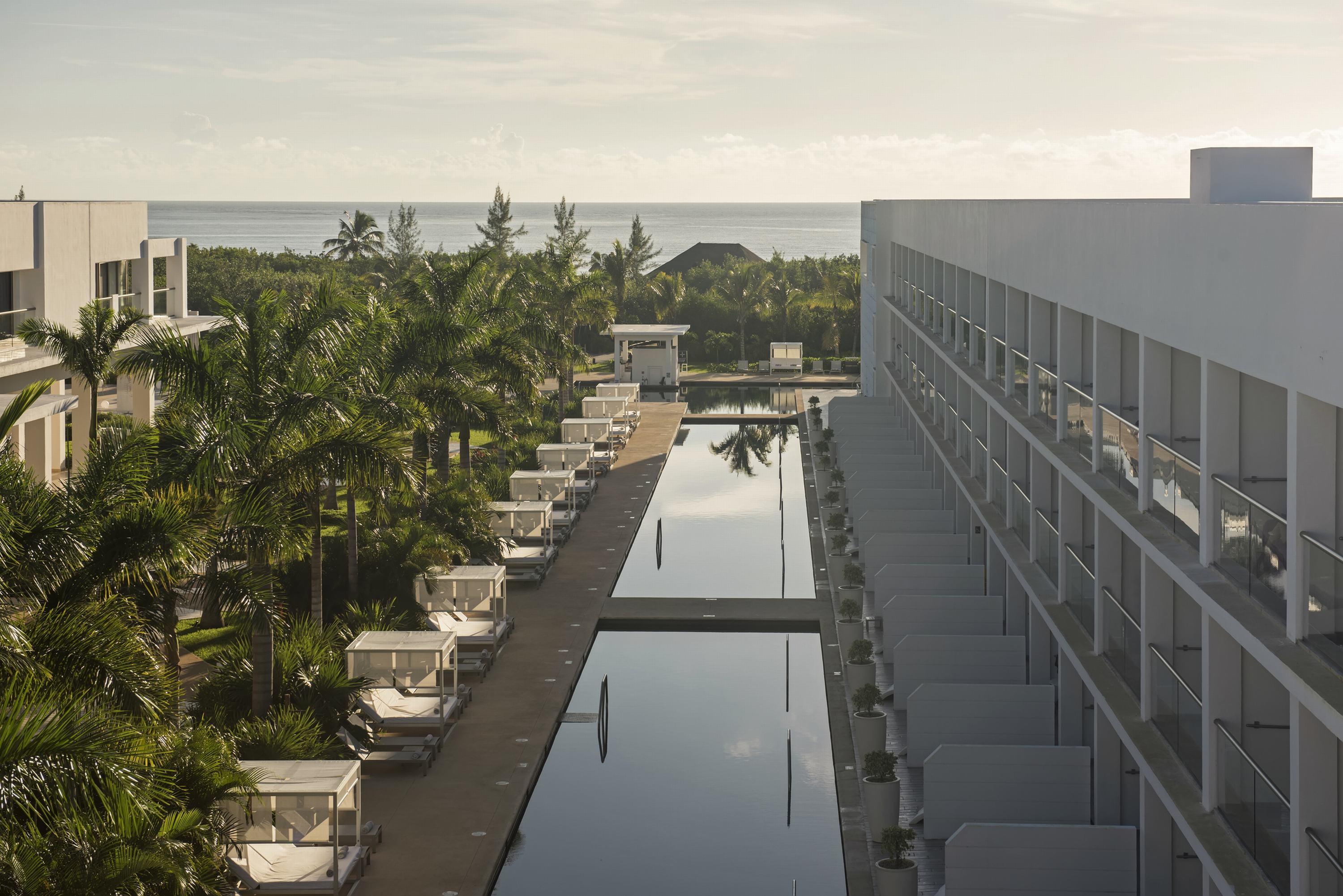 Platinum Yucatan Princess Adults Only Плая дел Кармен Екстериор снимка View of the resort