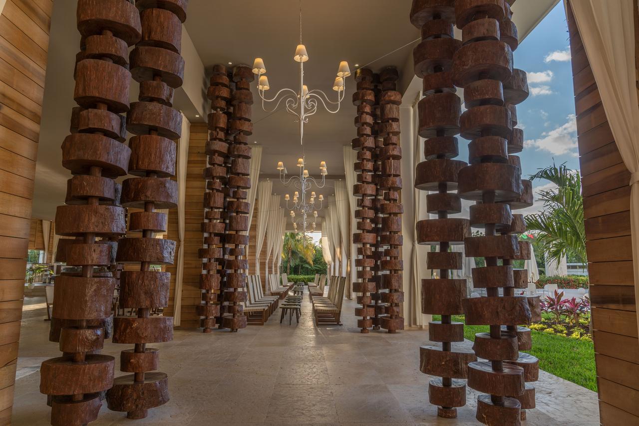 Platinum Yucatan Princess Adults Only Плая дел Кармен Екстериор снимка The resort's lobby